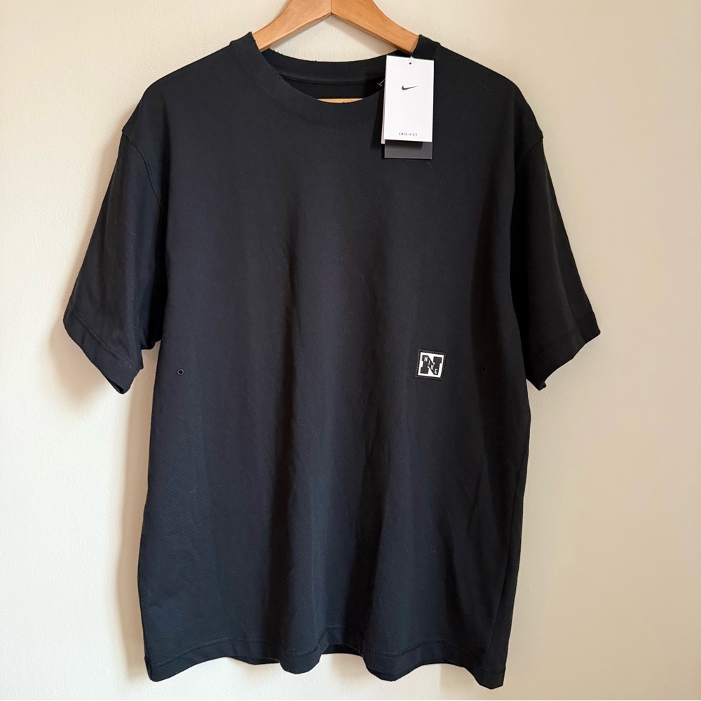 NWT Nike T-shirt Size M Men's Black Short Sleeve Tee Loose Fit Logo Dri-Fit